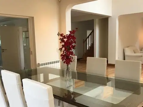 Casa 7 ambientes con 3 baños