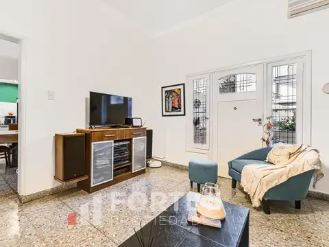 Casa en Venta con 3 cocheras