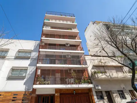 Departamento 4 ambientes con dependencia y patio en venta en Isabel la Católica al 300 Barracas CABA