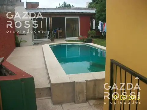 Casa 5 ambientes con 2 baños