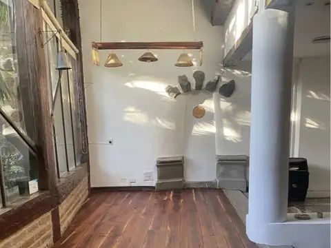 Casa 7 ambientes con 2 baños