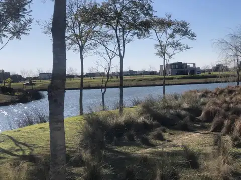 Terreno interno en Venta - Puertos del Lago / Barrio Riberas