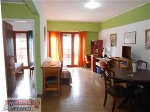 De La Reduccion 100, Piso 4