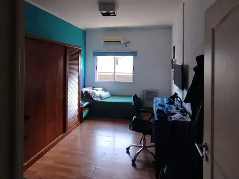 Depto Tipo Casa en Venta en Ramos Mejía, USD 135.000