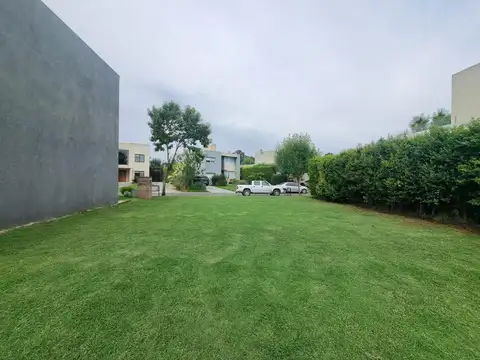 Terreno en Venta en Los Olivares, USD 120.000