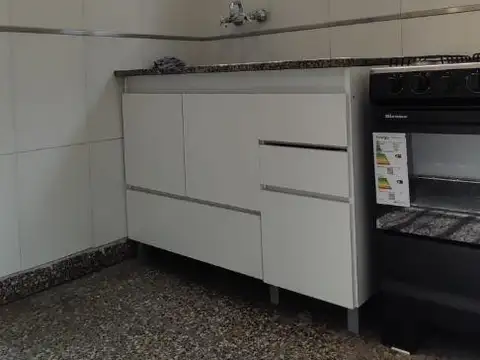 Depto Tipo Casa en Alquiler en Quilmes Oeste, $ 550.000