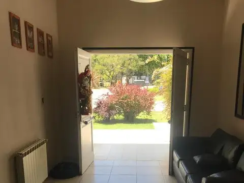 VENTA EXCLUSIVO CHALET EN 2 PLANTAS | SOBRE LOTE 600 m2 | BARRIO PRIVADO “LA DESEADA” EZEIZA