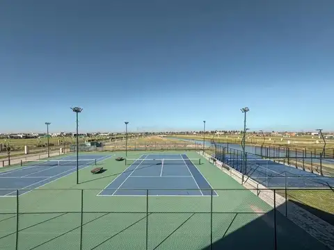 TERRENO DE 556M2 VENTA VISTA AL LAGO BARRO CERRADO FUNES