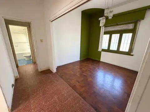 Depto Tipo Casa en Venta en Villa del Parque, USD 99.000