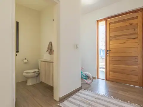 Casa 6 ambientes con 4 baños