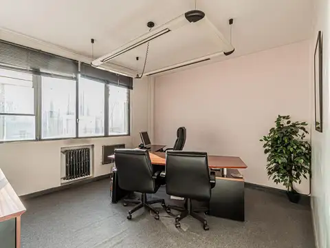 Oficina 10 ambientes con 2 baños