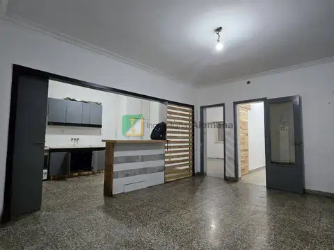 Casa 4 ambientes con 1 baño