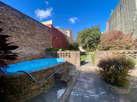Casa 5 ambientes con 2 baños
