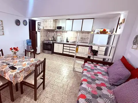 DEPARTAMENTO DOS AMBIENTES CON PATIO A 3 CUADRAS DEL MAR!
