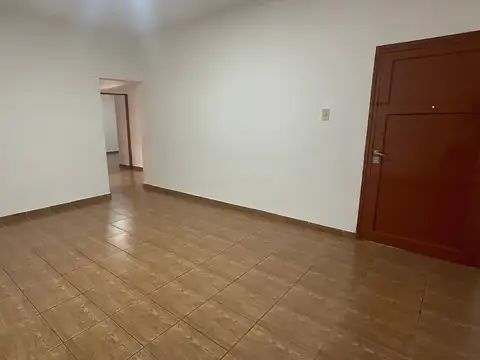 Casa 5 ambientes con 1 baño