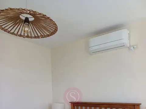Casa en Alquiler con 2 cocheras