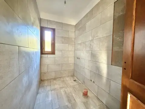Casa a estrenar en Loma Bola!
