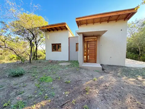 Casa a estrenar en Loma Bola!