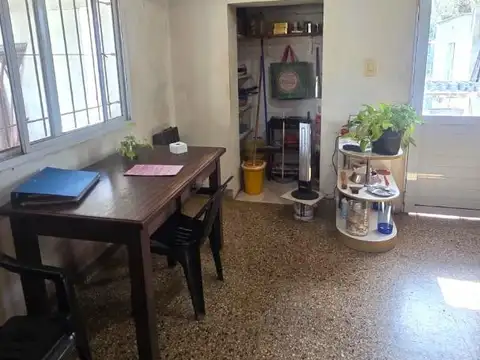 Casa 2 ambientes con 1 baño