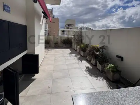 Alquiler Dúplex amoblado - 3 dormitorios y terraza propia - 57 entre 12 y 13