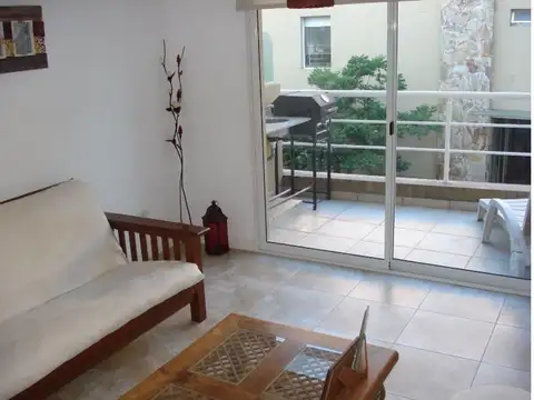 Saraví 1450 , Piso 1