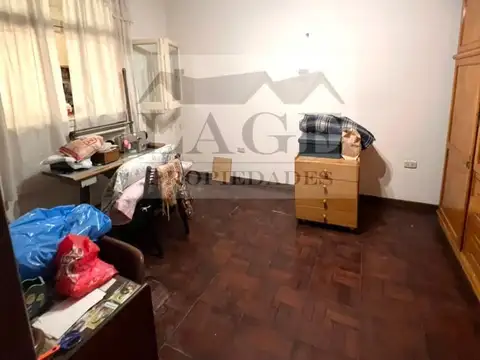 CASA 3 AMB LOTE 8.66 X 28 TERRAZA PATIO Y TALLER AL FONDO