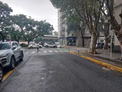 Gran local comercial en Pleno Belgrano!