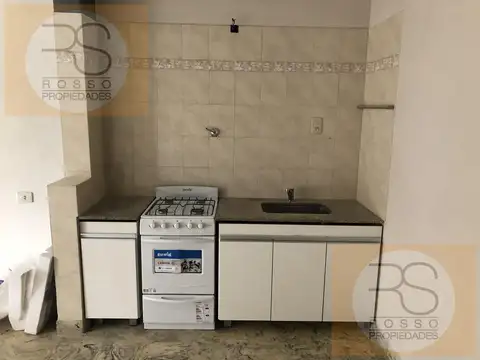Depto Tipo Casa en Alquiler en Villa Luzuriaga, $ 420.000