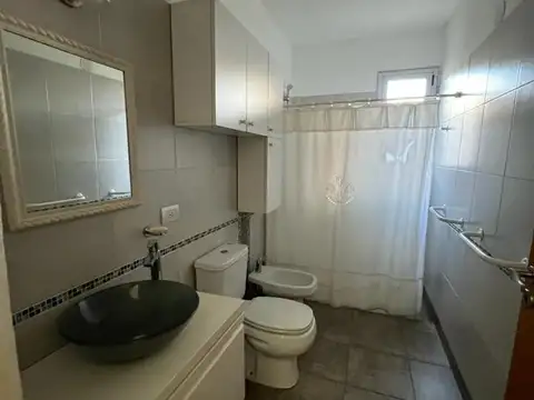 Casa 3 ambientes con 2 baños