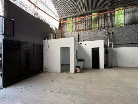 Galpon en Venta en Abasto, USD 154.000