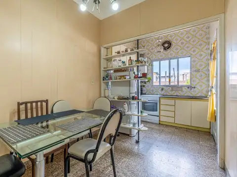 Depto Tipo Casa 5 ambientes con 2 baños