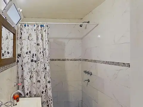 Casa 6 ambientes con 2 baños