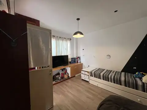 Casa 6 ambientes con 2 baños