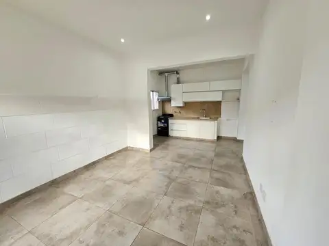 Depto Tipo Casa 2 ambientes con 1 baño