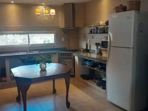 CASA   EN VENTA COMPLEJO CERRADO , PERDRIEL
