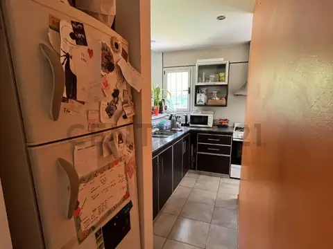 Casa en Alquiler con 3 cocheras