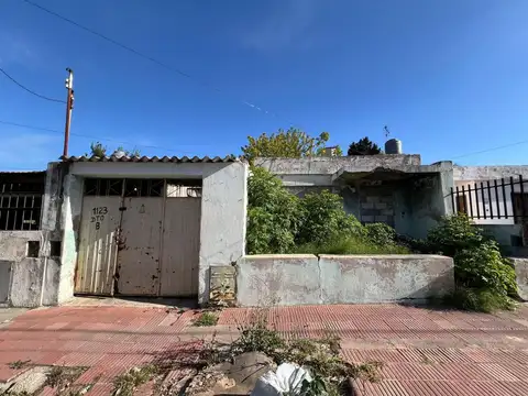 VENTA CASA A REFACCIONAR ZONA RUTA 20