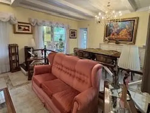 Casa 5 ambientes con pileta en venta - Abril Club De Campo