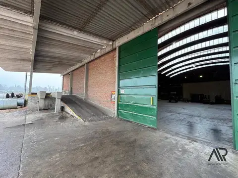 Polo Logístico en alquiler con galpón de 8000 m y 44 has en la ciudad de Florida