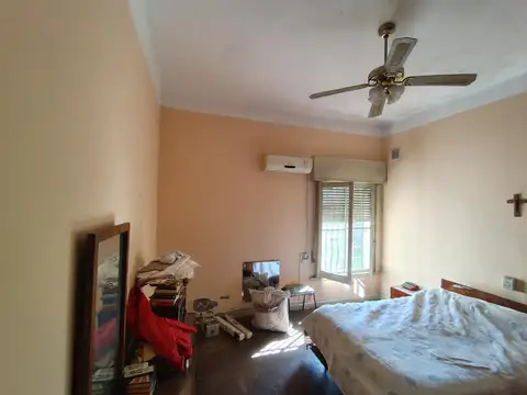 CASA MAS LOTE LINDERO SOBRE ADA. C. URUGUAYO BUENA ZONA