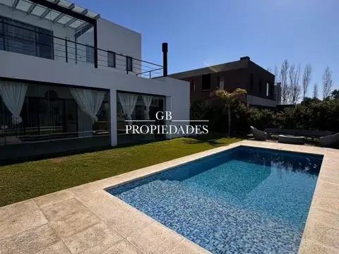 Venta de Casa  5 ambientes en Pilar Lagoon, Pilar