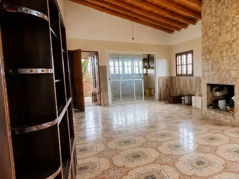 Casa 3 ambientes con 1 baño