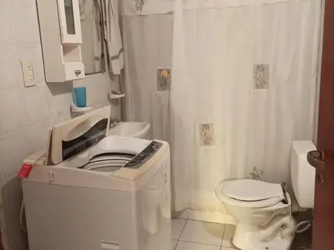 Casa con 2 locales comerciales