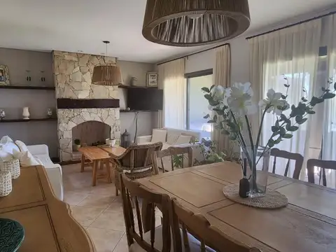 Casa 4 ambientes con 4 baños