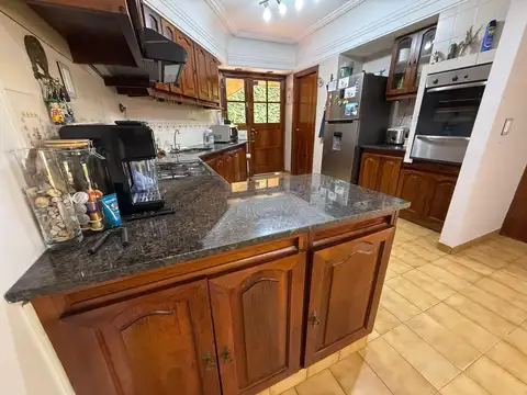 Casa en Jose Marmol en venta