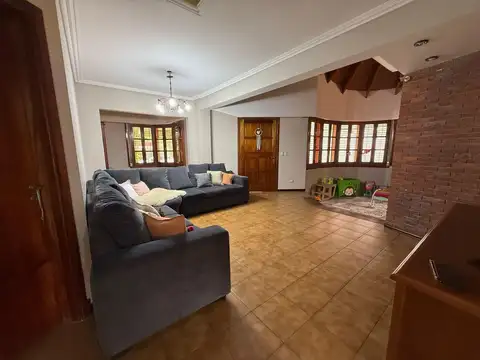 Casa en Venta en Jose Marmol, USD 275.000