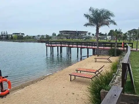 Lote a la Venta de 1318m2 en Barrio privado Lagos de Canning,