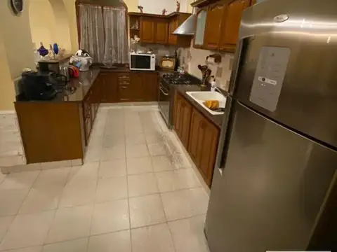 Casa en Venta con 5 cocheras