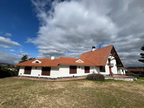 VENTA GRAN CASONA EN LA FALDA APTO COMERCIAL