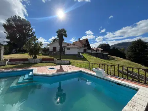 VENTA GRAN CASONA EN LA FALDA APTO COMERCIAL